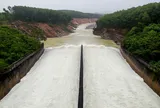Hồ Kẻ Gỗ tăng lưu lượng xả tràn ứng phó mưa lớn