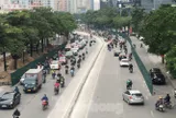 Ùn tắc khi quây lòng đường Lê Văn Lương thi công hầm chui Vành đai 3