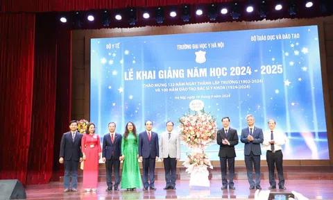 ‘Là người thầy thuốc tốt phải học tập suốt đời’