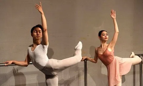 6 diễn viên ballet về nhà hát, sau một năm nghỉ cả 6