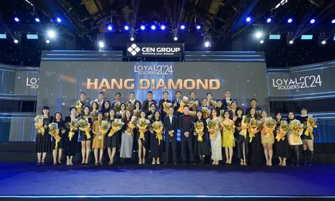 Shark Hưng 'cực cháy' tại Cen Awards 2024: Cen Up