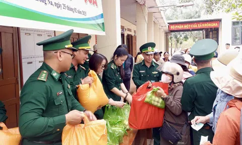 Ấm áp Ngày hội Biên phòng toàn dân