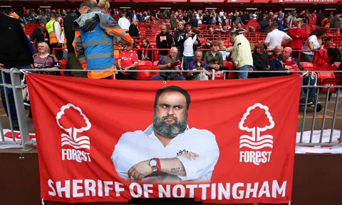 Nottingham Forest, hiện tượng bóng đá Anh được tạo nên bởi một ông chủ kỳ quái