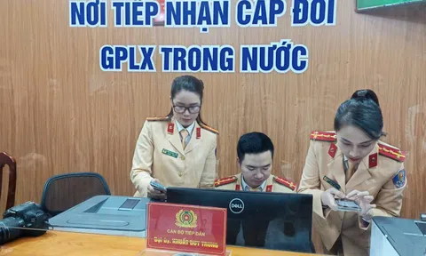 Ngày đầu CSGT thực hiện cấp, đổi GPLX: Toàn quốc tiếp nhận gần 400 hồ sơ