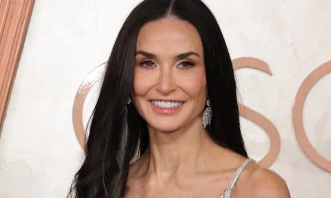 Demi Moore ngậm ngùi trắng tay ở Oscar