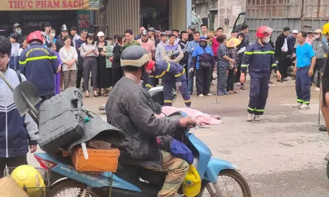 Va chạm với xe ô tô, 2 học sinh thương vong