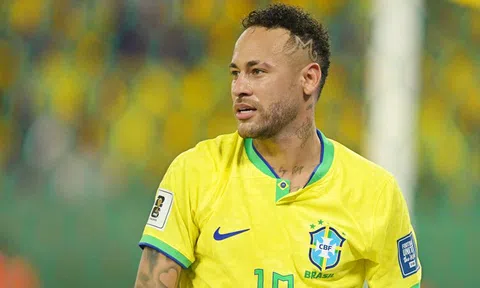 Vừa lên tuyển Brazil được vài ngày, Neymar lại bị gạch tên