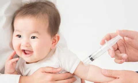 Thủ tướng yêu cầu đẩy nhanh tiêm chủng vaccine phòng, chống bệnh Sởi