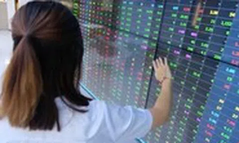 Chứng khoán chạy đua KRX: IT làm xuyên lễ, rót tiền tỉ đầu tư