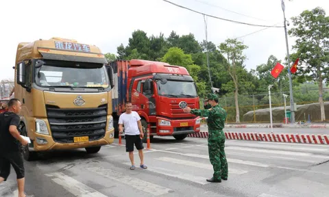 Cửa khẩu biên giới Lạng Sơn không nghỉ lễ