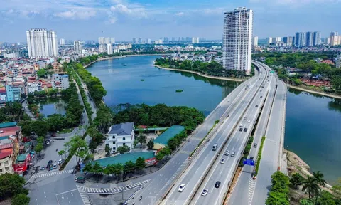 Đường phố Hà Nội thông thoáng trong ngày thứ 2 kỳ nghỉ lễ
