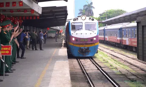 Đón lực lượng diễu binh, diễu hành tại ga Hà Nội