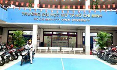 Nhập học 10 năm sau mới được công nhận sinh viên