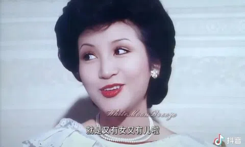 Ảnh Tạ Đình Phong với mẹ hoa hậu gây sốt