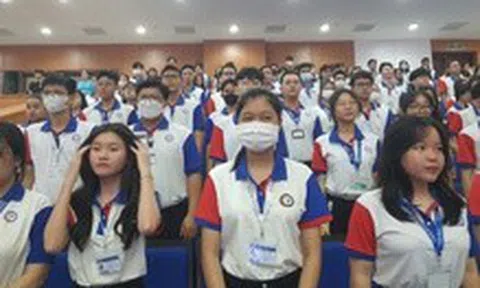 Trường đại học Y Dược Cần Thơ tăng học phí có đúng quy định?