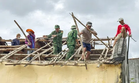 'Thay áo mới’ cho hàng ngàn ngôi nhà tạm, dột nát ở Bình Định
