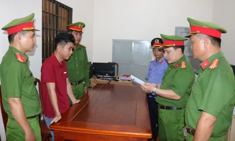 Bắt hai cha con phối hợp lừa người phụ nữ hơn 10 tỷ đồng