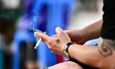Giá thuốc lá rẻ, mỗi năm người Việt chi 49.000 tỉ đồng để 'mua bệnh vào người'