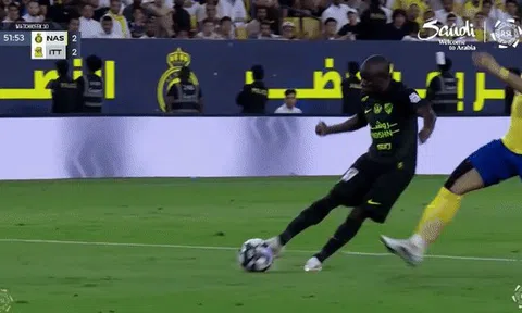 Kante ghi bàn giúp đội nhà thắng ngược không tưởng trước CLB của Ronaldo
