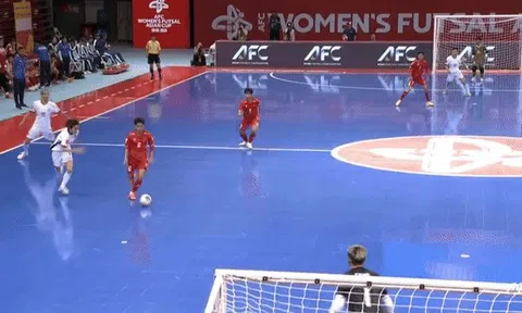 Tuyển futsal nữ Việt Nam vượt mặt đương kim vô địch, dẫn đầu bảng tại Cúp châu Á