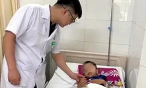 Cảnh báo tai nạn từ máy ép nước mía, bé trai 6 tuổi bị cuốn cả bộ phận sinh dục