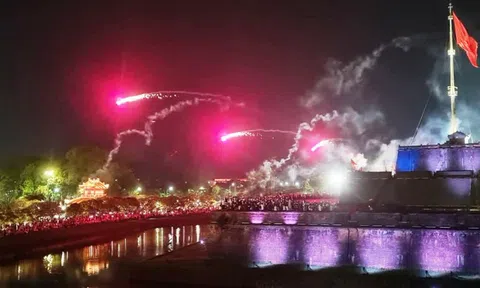 Bất ngờ nguồn gốc vật tư ‘quá đát’ dùng bắn hỏa pháo thần công trên Kỳ Đài Huế gây sự cố nguy hiểm
