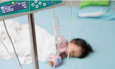 Bé trai sốc phản vệ nguy kịch vì vết đốt của ong ruồi