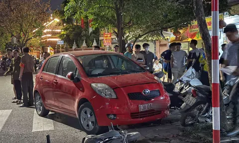 Tài xế ô tô tông 6 xe máy ở Hà Nội ra trình diện