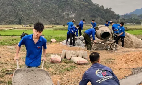 Chuyện xóa nhà tạm ở vùng cao - Bài 4: Áo xanh nhập cuộc