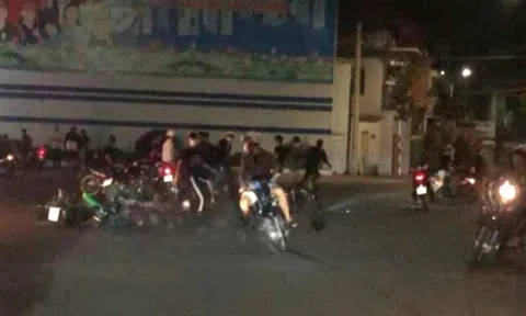 Gần 30 người hỗn chiến trong đêm vì tiếng nẹt pô