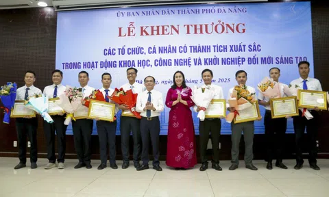 Đà Nẵng tôn vinh tổ chức, cá nhân tiêu biểu trong lĩnh vực khoa học, công nghệ và đổi mới sáng tạo
