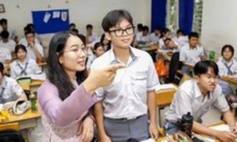 Học sinh hút thuốc lá điện tử, bạo lực học đường: Viết bản kiểm điểm có đủ sức răn đe?