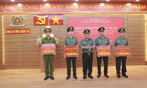 Quảng Trị: Khen thưởng đột xuất trong đấu tranh, phòng chống tội phạm