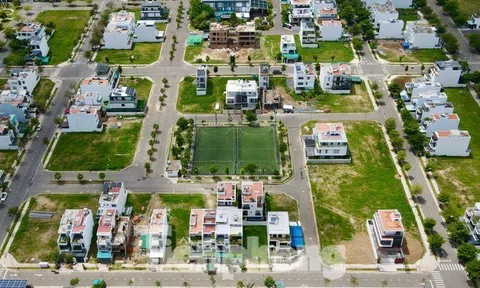 Khách hàng 'tố' chủ đầu tư khu đô thị thu phí vô lý, độc quyền xây dựng