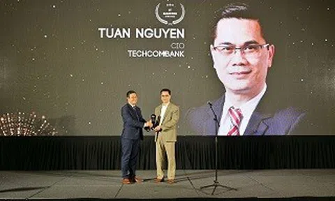 WFIS 2025 vinh danh hai lãnh đạo công nghệ của Techcombank