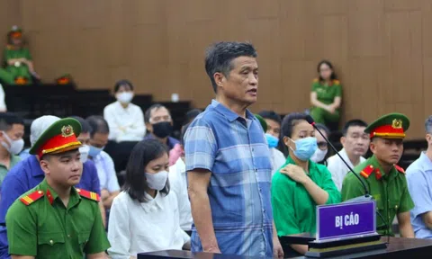 Cựu tổng cục trưởng khai 'giật mình' với túi quà sinh nhật có 500 triệu đồng