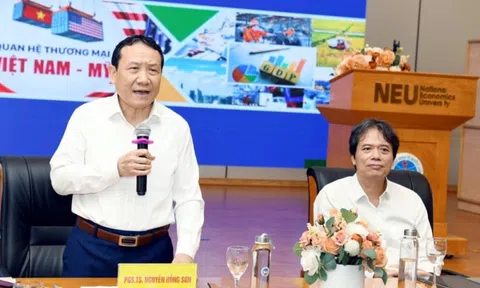 Trường đại học bàn về điều chỉnh chiến lược kinh tế cho Việt Nam