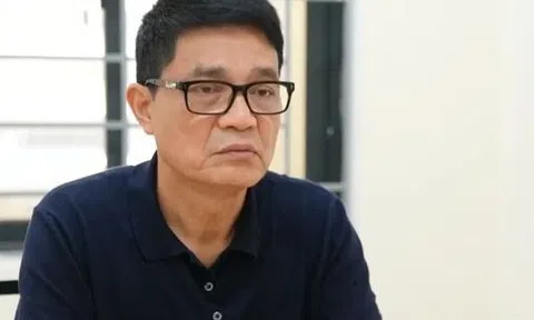 Cựu Cục trưởng ATTP - Bộ Y tế khai 5 lần được cấp dưới 'mang phong bì về cho sếp'