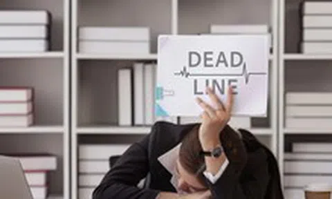 Làm việc quá giờ có thể gây biến đổi cấu trúc não