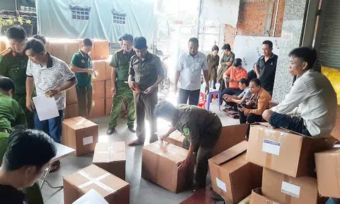 Từ bao bì vứt bụi rậm, phát hiện nhiều tấn sữa, thực phẩm chức năng không rõ nguồn gốc