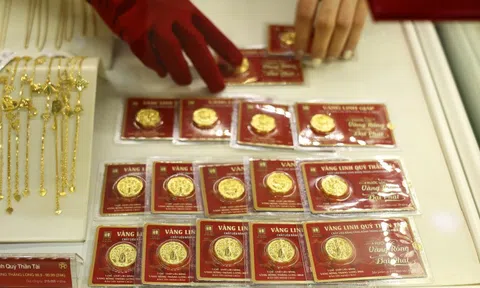 Giá vàng tiếp tục giảm
