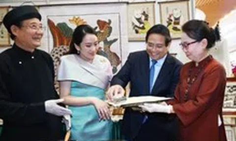 Thủ tướng Thái Lan làm tranh dân gian Đông Hồ, thưởng trà Việt Nam
