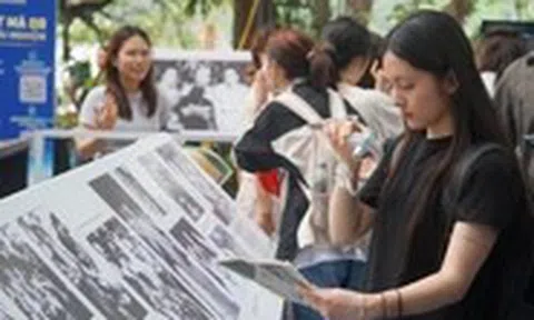 Bác Hồ, những hình ảnh đẹp và những bài báo cuối cùng canh cánh nỗi niềm ‘vì miền Nam ruột thịt'