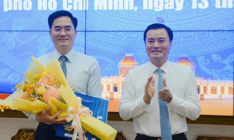 Bổ nhiệm, thăng cấp nhiều cán bộ chủ chốt tại 2 tỉnh, thành phía Nam