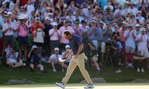 Khoảnh khắc bùng nổ cảm xúc của Scottie Scheffler khi vô địch PGA Championship