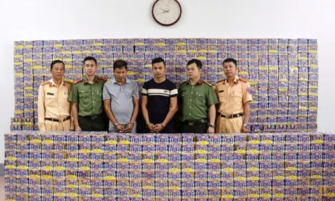 Bắt hai đối tượng buôn 1,5 tấn pháo