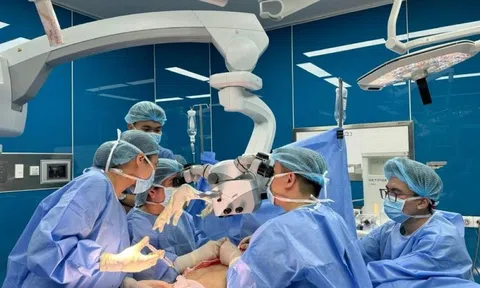 Người đàn ông cơ thể chưa từng có dấu hiệu bất thường, mới 'đau sơ sơ' 3 tháng đã mắc hai bệnh ung thư