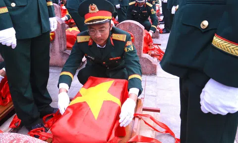 Trang trọng lễ an táng 76 liệt sĩ hy sinh ở Lào về với đất mẹ