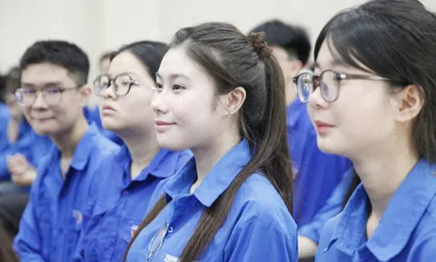Học sinh Bắc Ninh học pháp luật qua phiên tòa thực tế