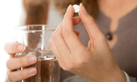 Cô gái trẻ suýt mất mạng vì vỡ ruột thừa do thói quen cực nhiều người Việt thường xuyên làm